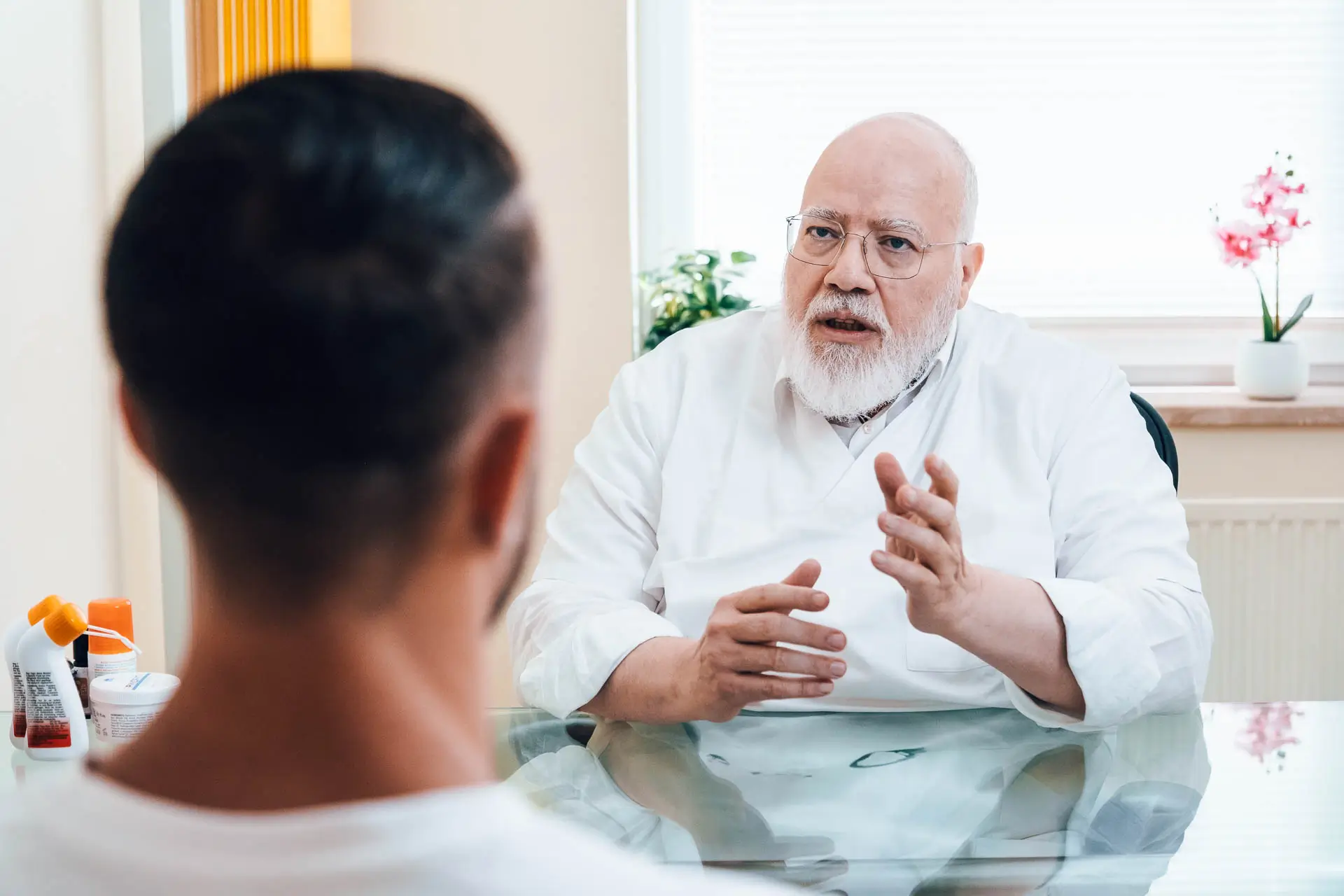 Besprechung NAD+ Infusion Schmerztherapie und Osteopathie Zentrum Wien